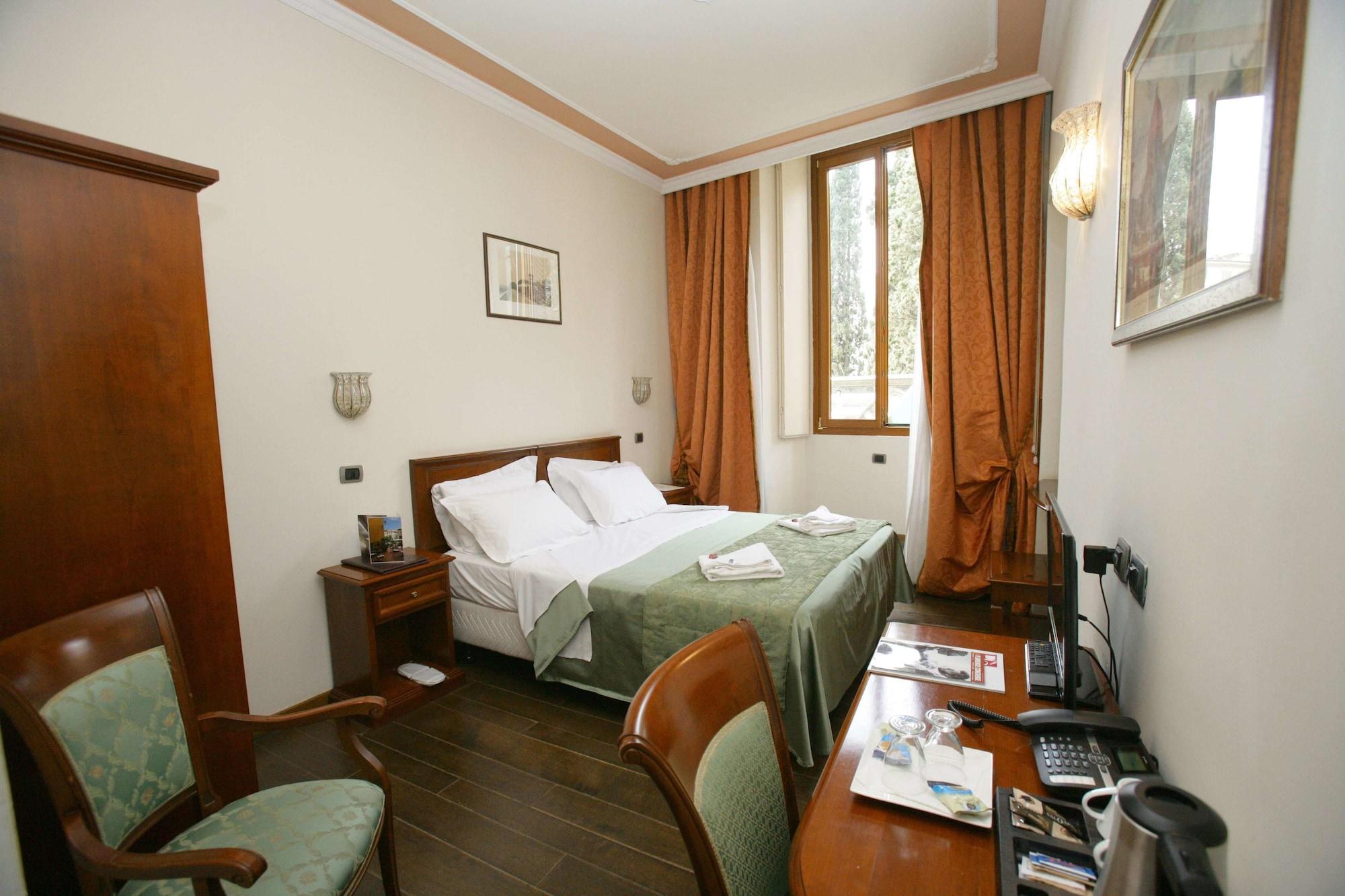 Domus Florentiae Hotel Флоренція Екстер'єр фото