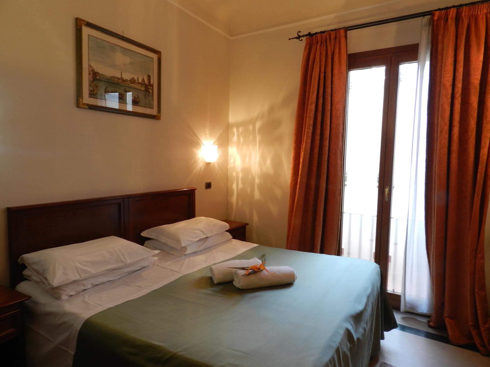 Domus Florentiae Hotel Флоренція Екстер'єр фото